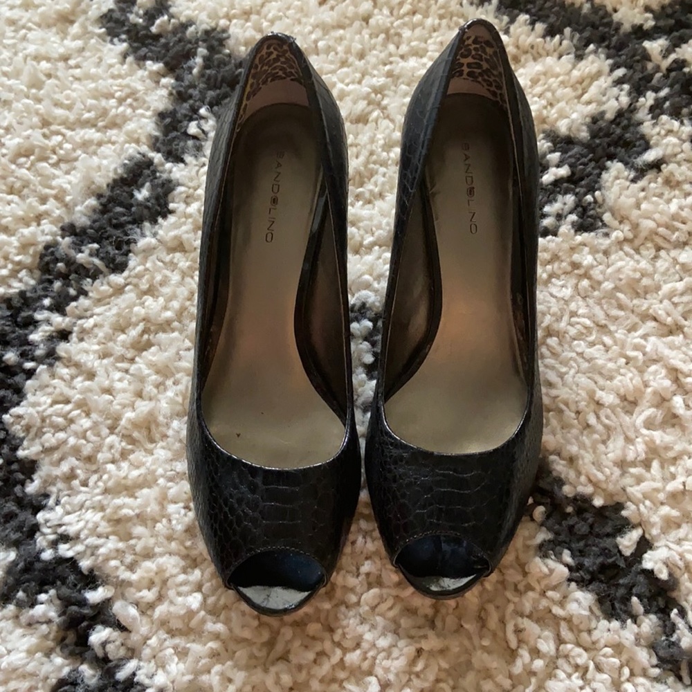 BANDOLINO BLACK PEEP TOW KITTEN HEEL. SIZE 11